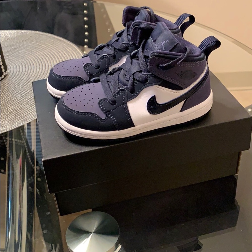 Jordan 1 Mid